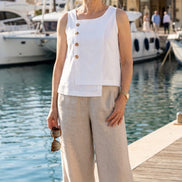 Blouse asymétrique sans manches en lin et coton blanc